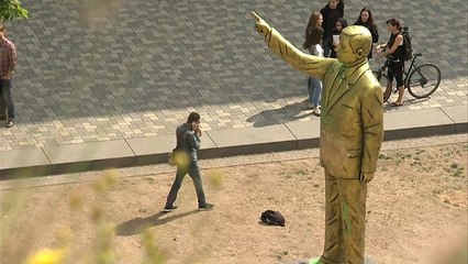 Watch: German city removes statue of Turkish president