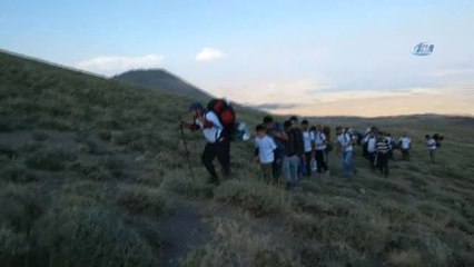 Van Gölü Aktivistleri Derneği Üyeleri Süphan Dağı'nda İngiliz Uçağının Parçalarını Buldu