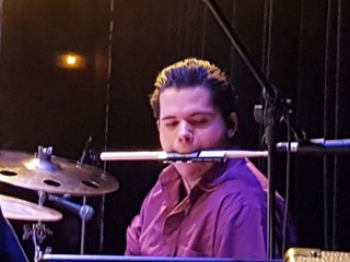 Eteins la lumière par Decibel Factory