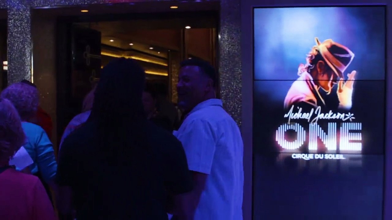 Michael Jackson’s birthday celebration at Michael Jackson ONE was a party for the books. Celebrating an icon, bringing fans from around the world together, and