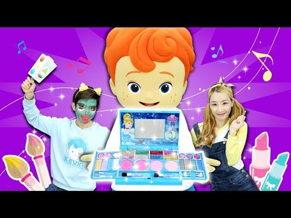 메이크업 아티스트 캐빈의 화장 놀이! 미녀와 야수 벨 공주님으로 변신한 엘리 l 캐리...