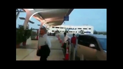 Thala Ajith Spotted in Airport | Visuvasam shooting | Thala Going to Hyderabad for Visuvasam |