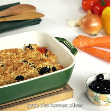 Avec ce crumble salé, découvrez un plat haut en couleurs et en saveurs, qui sent bon la Méditerranée ☀️La recette :