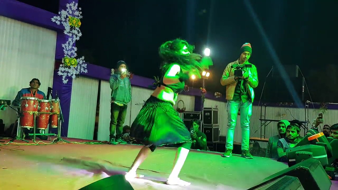 Me_tera_boyfriend_tu_meri_girlfriend_wo_menu...._Live_performance