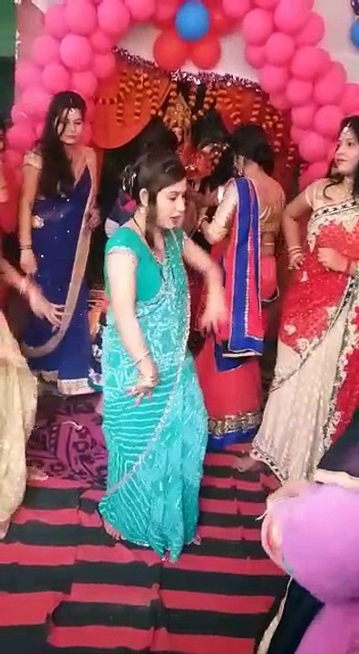 Meri akha ka yo kajal nice dance