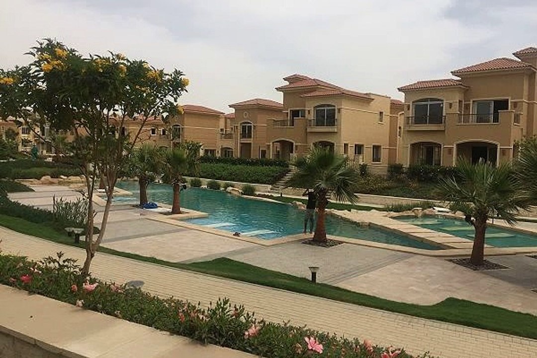 فيلا 310 متر للبيع بالقاهره الجديده بكمبوند ستون بارك شركه رؤيه