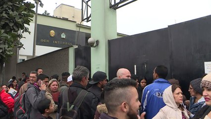 Venezuelans queue for residency documents in Peru