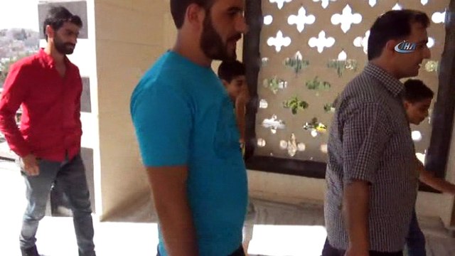 Hırsızlıktan bıkan cemaat caminin kapısına zincir vurdu