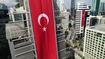 Dev Türk Bayraklarıyla Donatılan Gökdelenler Havadan Görüntülendi