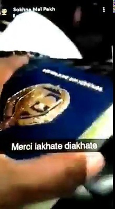 domou Mbaye Pékh Grio la, néna Lahad Diakhaté fils du milliardaire et ambassadeur Itinérant Pathé Diakhaté responsable APR a Touba moko outeul passeport diplomatique. Néna monguikoy sante diko gueureum bou weureuweur. 