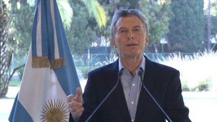 Macri acuerda con el FMI adelantar fondos para cumplir con el programa financiero