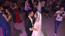 Şiirli Şarkılı Nikah Masası...belediye Başkanı Şiir Okudu, Damat Türkü Okuyarak 'Evet' Dedi