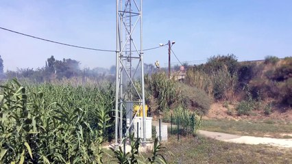 Port de Bouc. L’incendie entre le canal et la voie ferrée.