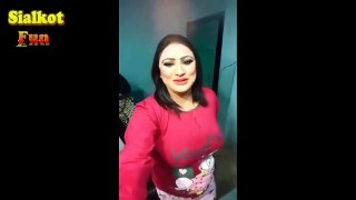 Zara Shah Stage Drama Actress Talking To Fans