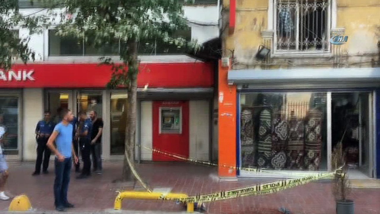 Bangladeş uyruklu turist üçüncü kattan böyle yere çakıldı