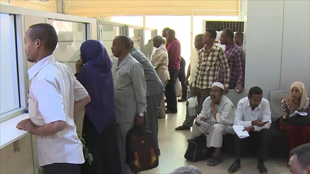 تفاقم أزمة السيولة النقدية بالبنوك السودانية