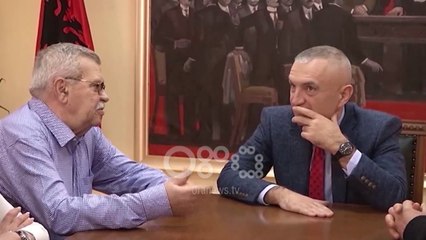 Ora News - Teatri kthehet në Kuvend, të hënën diskutohet dekreti i presidentit Meta