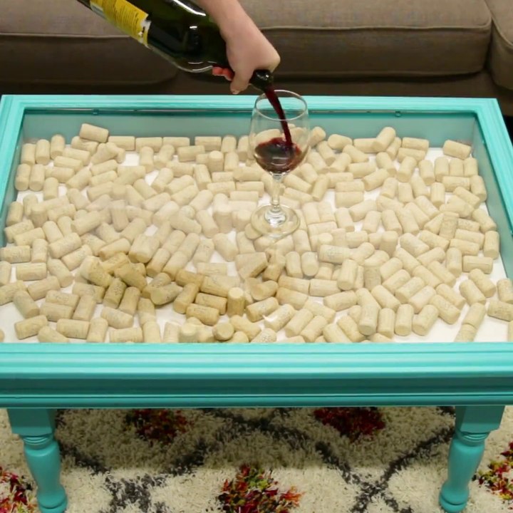 FACILE À FAIRE - Table de shadowbox pour des photos, des souvenirs de voyage, ou les bouchons de votre vin préféré