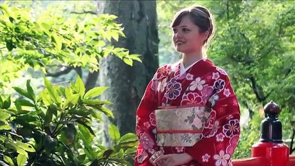 外国人「日本の着物は世界一”色気がない” ！」実際に着物を着させた結果、突如、外国人の反応に変化が・・・【すごいぞ日本！海外の反応】