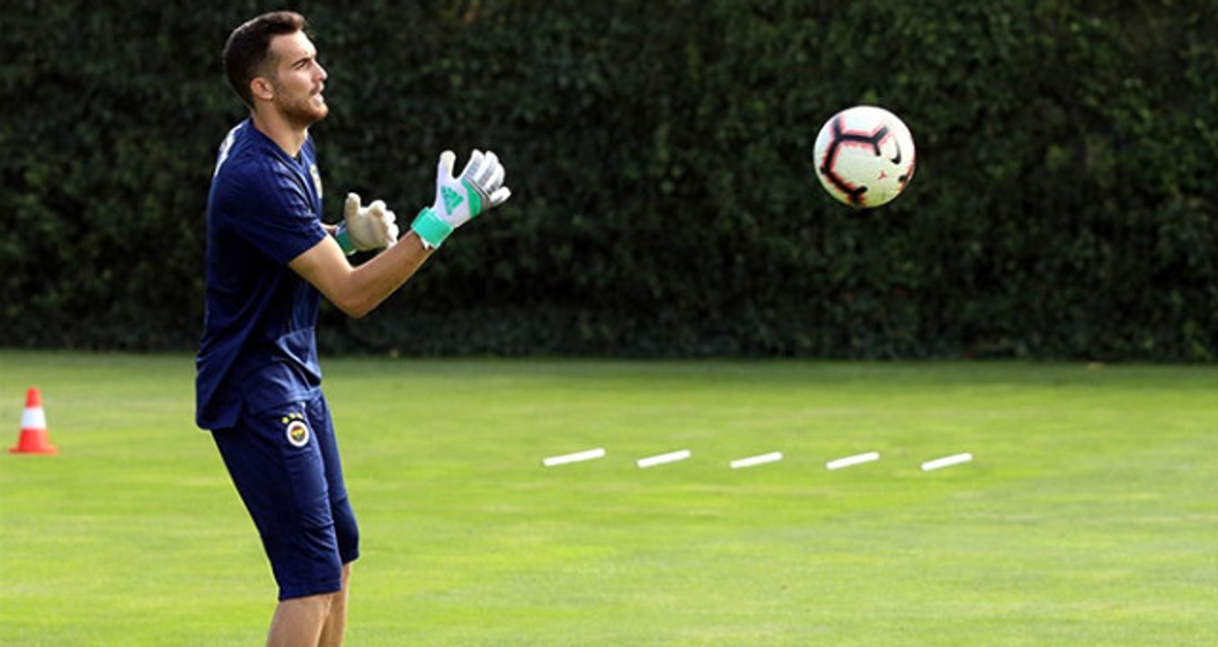 Fenerbahçe'nin Yeni Kalecisi Harun Tekin, İlk Antrenmanına Çıktı