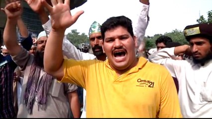 Pakistan marchers threaten Islamabad blockade over Dutch cartoons