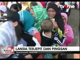 Lansia Pingsan Saat Antre Pencairan Dana PSKS