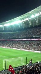 Vodafone Arena İzmir Marşı'yla inledi