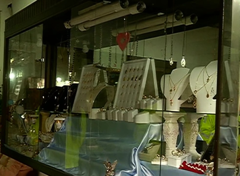 Astutos ladrones se robaron cerca de 50 mil dólares en una joyería de Guayaquil