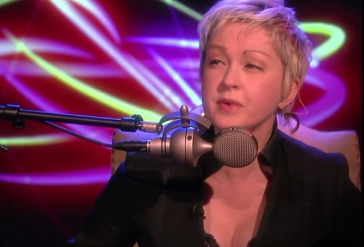Cyndi Lauper - True Colors (Acoustic)