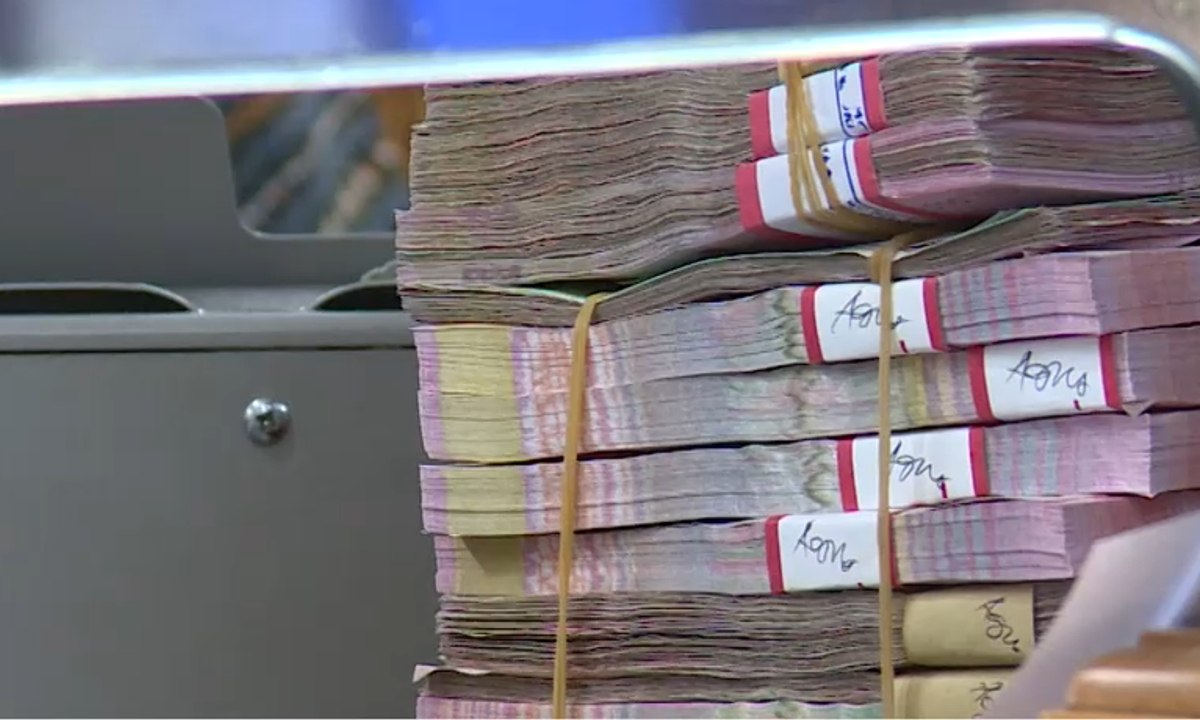 Menahan Laju Penguatan Dollar