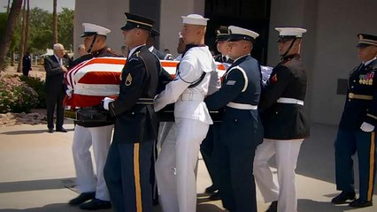 Joe Biden na homenagem a McCain em Phoenix