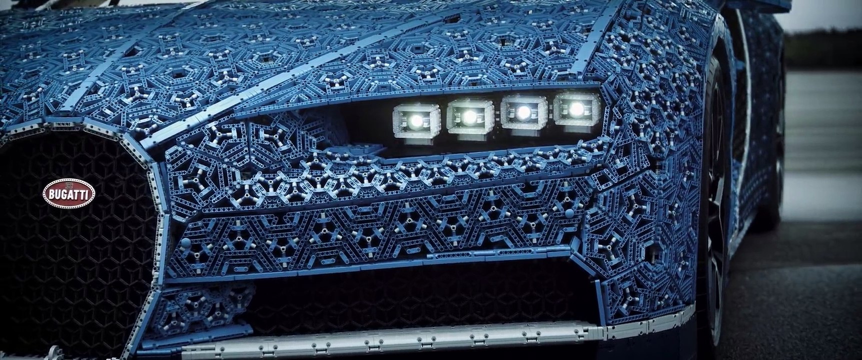 Une BUGATTI Chiron grandeur nature en LEGO et elle roule !