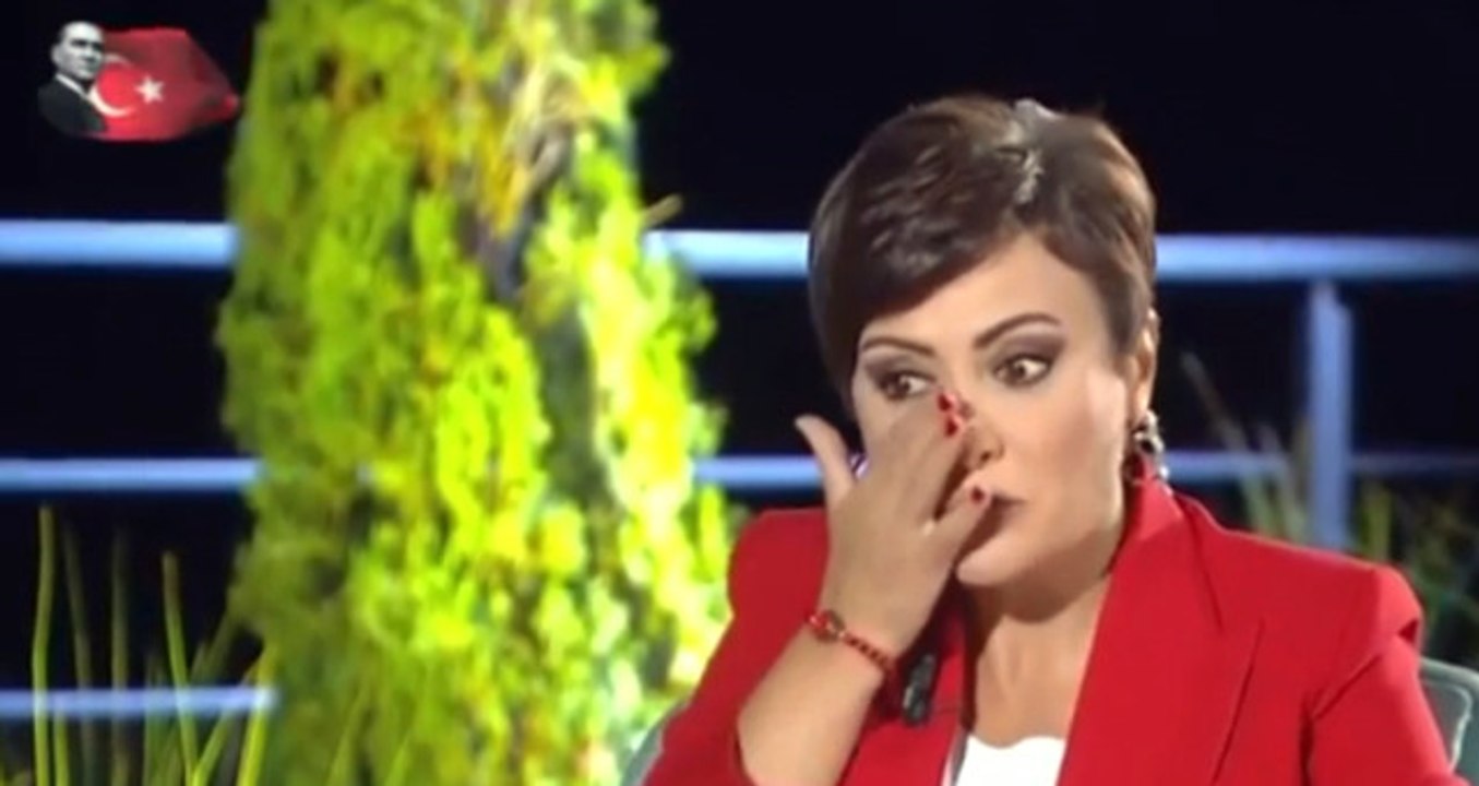 Canlı Yayında Atatürk'le İlgili Bir Kesit Okuyan Sunucu Didem Arslan, Gözyaşlarına Hakim Olamadı