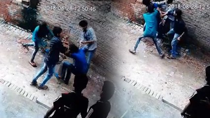 वाराणसी में दबंगो ने युवक को सरेराह ईंट से पीट कर किया लहूलुहान, सीसीटीवी में रिकॉर्ड हुआ वीडियो