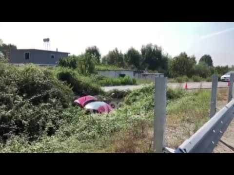 Ora News - Mamurras, makina del nga rruga, plagosen 3 gra