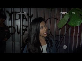 Gadis Ini Berani Nongkrong Malam-malam Dengan Beberapa Pria - 86