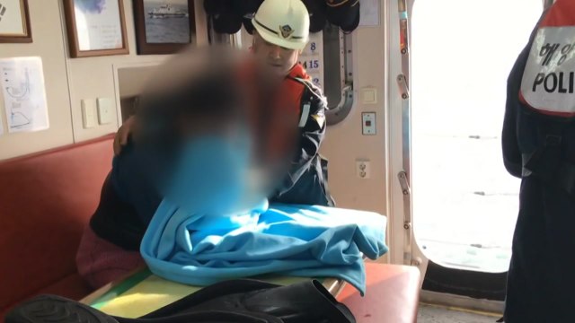 밤새 부표 잡고 버텼다 66km 표류한 다이버 극적 구조 / YTN