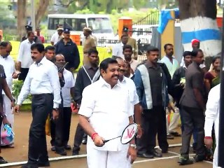 பேட்மிட்டன் விளையாடிய முதல்வர் பழனிச்சாமி.. வைரல் வீடியோ