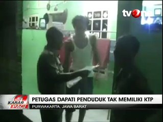 Petugas Gabungan Razia Tempat Kos di Purwakarta