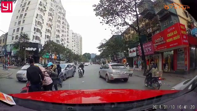 Camera hành trình ghi lại cảnh tai nạn giao thông 14 - Accident traffic 14