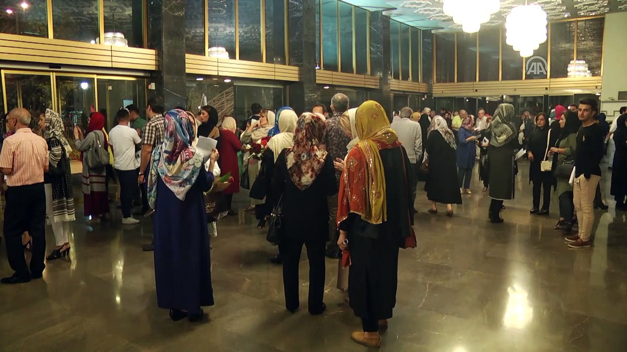 İran’ın ilk ve tek kadın orkestra şefi Nezhat Amiri - TAHRAN