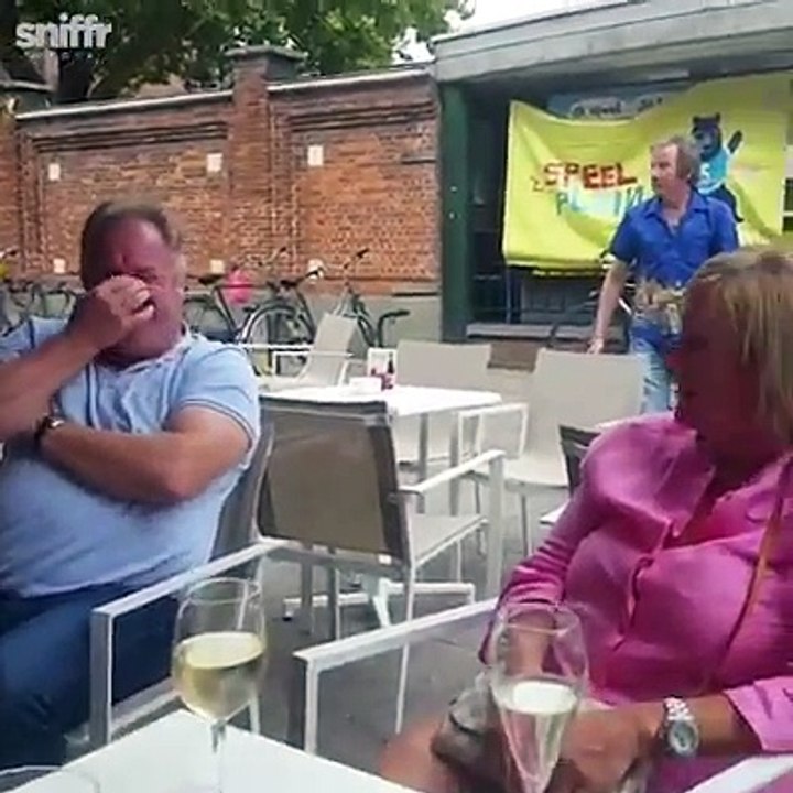 Bagarre de deux hommes saouls dans une ville Belge