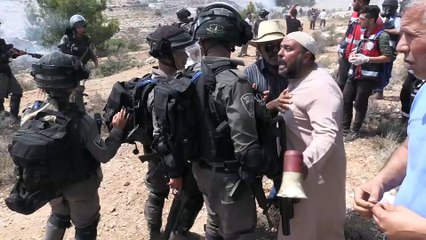 İsrail'den Ras Karkar'daki gösteriye sert müdahale (1) - RAMALLAH