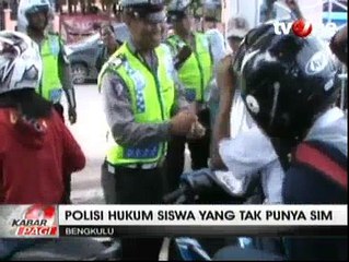 Tak Punya SIM, Puluhan Pelajar Diberi Hukuman Unik