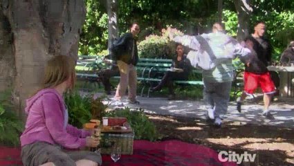 Rules of Engagement - S 5 E 23 - The Power Couple