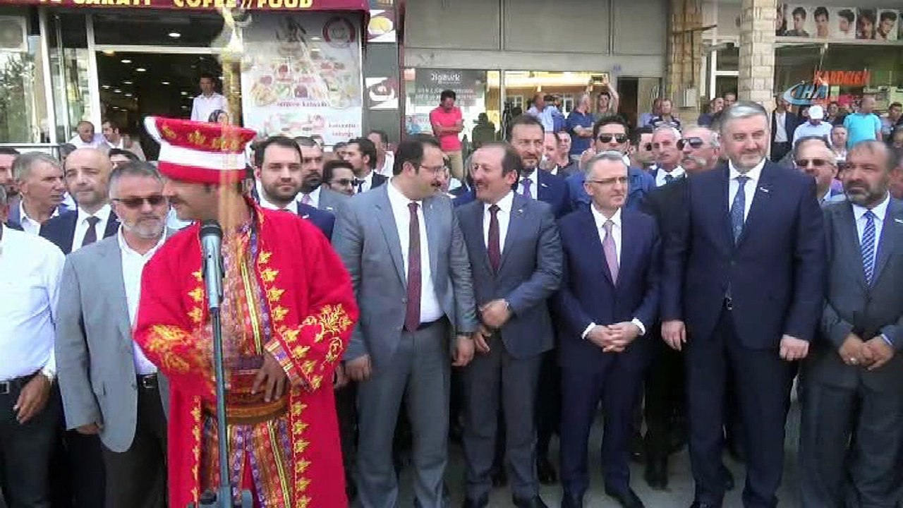 Cumhurbaşkanlığı Strateji ve Bütçe Başkanı Naci Ağbal, 'Yarınlara daha güvenle, daha inanarak bakacağız. Beklenenlerin de üzerinde gelişme kaydeden, büyüyen, kalkınan, her yönüyle bölgesel ve global bir güç haline gelen Türkiye var'