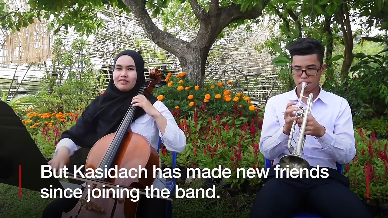 Can music bridge Thailand's sectarian divide - BBC News