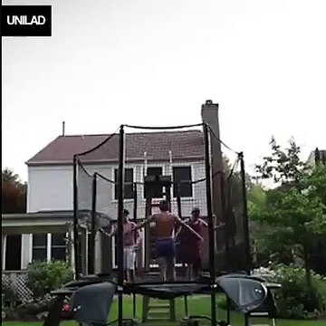 Ce qu'ils font avec un trampoline de jardin est fou