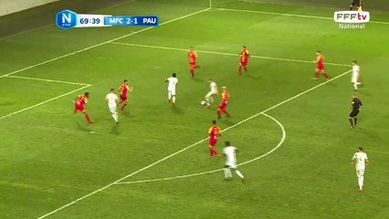 Centre dangereux détourné en corner par AYMES.