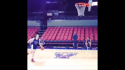 Breanna Stewart Slam Dunk